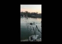 Enlace a En Rostov-on-Don, Rusia, el puente se hundió