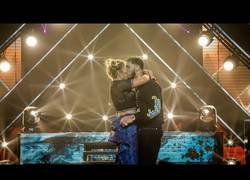 Enlace a ¡SE BESARON! Anuel AA y Karol G