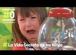 Enlace a La Vida Secreta de los Niños: Resistir la tentación de los caramelos | #0