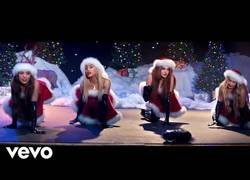 Enlace a El videoclip de Ariana Grande que, literalmente, ha roto internet