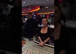 Enlace a Cuando decides apostar 42.000£ al negro y lo ganas todo