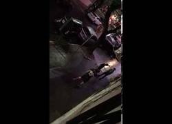 Enlace a Portero le da un golpe a un chico y le deja KO ¿En serio lo último era necesario?