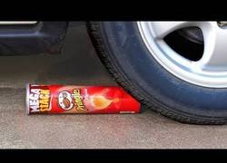 Enlace a Pisando cosas de diferentes texturas con el coche