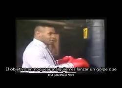Enlace a Mike Tyson explica cómo noquear a alguien