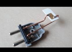 Enlace a Este tipo se crea un sistema de energía infinita con una tarjeta SIM
