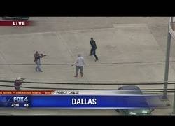 Enlace a Este tipo pensaba que había despistado a la policía y cuando sale se encuentra con una sorpresa