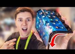 Enlace a Llega al mercado un smartphone que se dobla