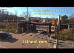 Enlace a Hay que vigilar las señales de un puente o te puedes llevar un gran susto en la carretera