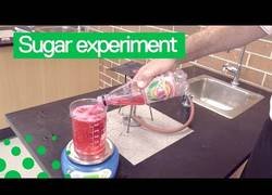 Enlace a Demostrando cuánto azúcar hay en un refresco