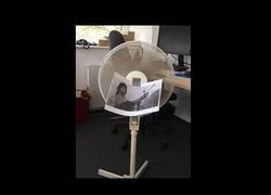 Enlace a Un verdadero fan de Rambo no puede estar en casa sin este ventilador