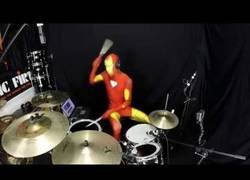 Enlace a Ion Man se pasa al heavy metal