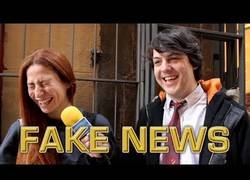 Enlace a Vengamonjas sale a la calle a poner a prueba a la gente para ver si sabe notar la diferencia entre noticias falsas y reales