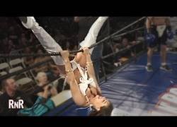 Enlace a Alguien debería decirle a esta mujer que a la hora de trabajar no hay que beber