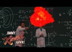 Enlace a Los increíbles experimentos científicos vistos en el show de Jimmy Kimmel