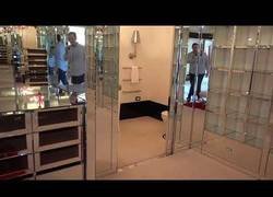 Enlace a Las curiosidades que esconden la mansión de Kim Dotcom, el fundador de Megaupload