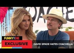 Enlace a David Spade odia Coachella (subtítulos)