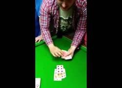 Enlace a El gran truco de magia de este tipo bien borracho