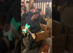 Enlace a Brutal el arte de este artista callejero