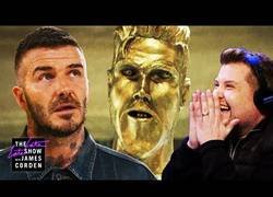 Enlace a Hacen una estatua para David Beckham y sufre como nunca al no saber que es una cámara oculta