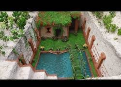 Enlace a Construyendo una casa bajo tierra con un resultado épico