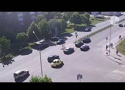 Enlace a Este tipo no fue a clase de aprender a tomar rotondas