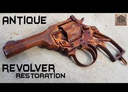 Enlace a Restaurando un viejo revolver totalmente oxidado con el paso del tiempo