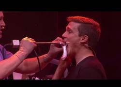 Enlace a Analizando el interior de la garganta de un beatboxer