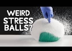 Enlace a Creando y destruyendo pelotas antiestrés gigantes