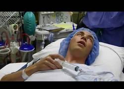 Enlace a Paciente se anestesia a sí mismo (Inyección de Propofol)