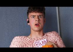 Enlace a Mi cerebro cuando me presentan a gente nueva