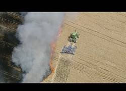 Enlace a Un granjero se la juega mucho para intentar salvar su granja