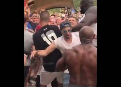 Enlace a No muchos pueden meterse a un ''pit'' con Shaquille O'neal y vivir para contarlo