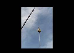 Enlace a Salto desde 92 metros y la cuerda se rompe