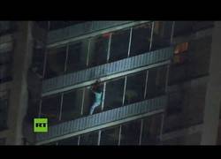 Enlace a ¿Un incendio? pues por la fachada que me voy