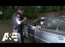 Enlace a Hay policias asalvajados y luego está este hombre [ENG]