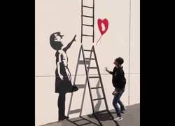 Enlace a Zach King escapa gracias a una de sus ilusiones