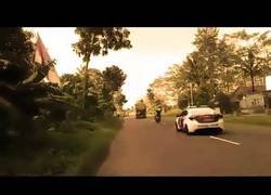 Enlace a Mientras tanto en Indonesia...