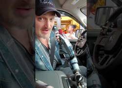 Enlace a Y así es como compras tu café matutino cuando te faltan piezas