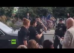 Enlace a Aún hay gente que encierra a sus mascotas en coches en plena ola de calor