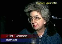 Enlace a Cómo olvidar cuando Kevin Smith se unió a las protestas católicas contra su propia película 'Dogma'