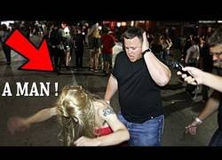 Enlace a Si te fijas puedes ver el momento exacto en el que se les rompe todo