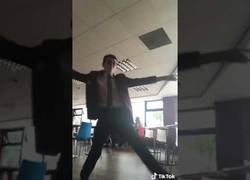 Enlace a ¿Quién dijo que los nerds blancos de instituto no podían bailar?