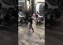 Enlace a Para servir, proteger y enseñarte quien es el fucking rey del barrio