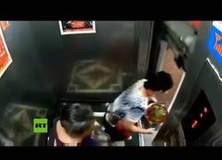 Enlace a ¡Por los pelos Mari Carmen!