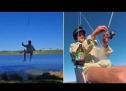 Enlace a Un tío se fabrica su propio dron para pescar desde el aire