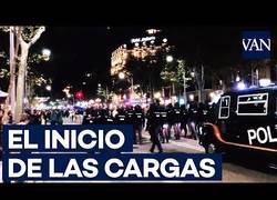Enlace a Así empezaron las cargas de la Policía Nacional en Barcelona
