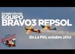 Enlace a Magnífica exhibición de vuelo acrobático