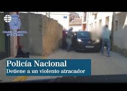Enlace a El momento en el que la Policía Nacional detiene a una banda de atracadores