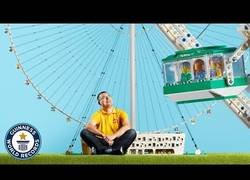 Enlace a El hombre que construyó la noria de Lego más grande del mundo
