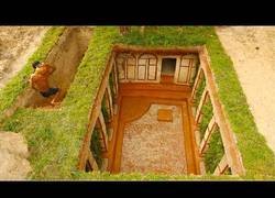 Enlace a Construyendo una gran piscina subterránea clásica de templo